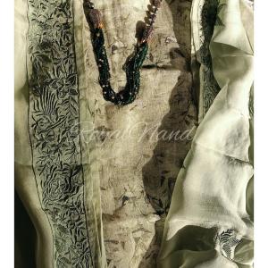 Pure linen suit with machine embroidery