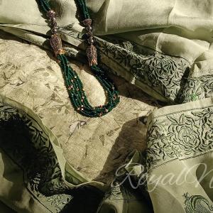 Pure linen suit with machine embroidery