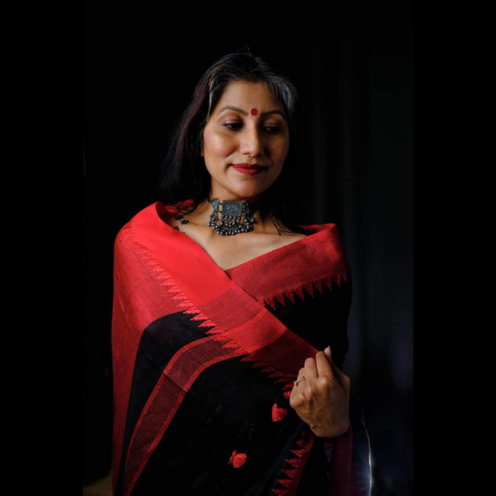 Red and Black Contrast Pure Linen Saree